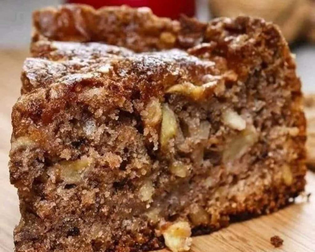 Cinnamon Apple Cake