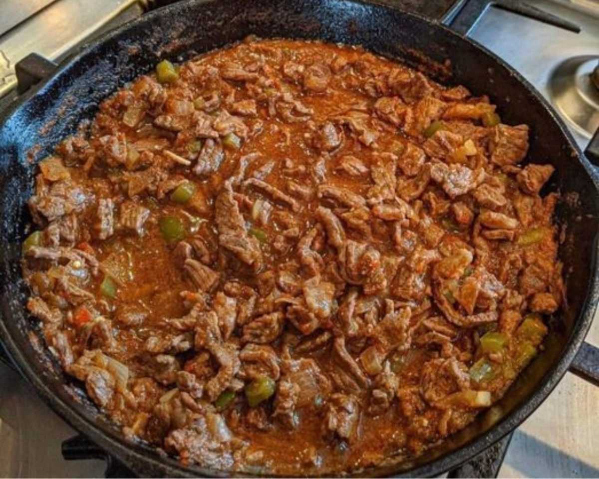 Carne Guisada with Flour Tortillas