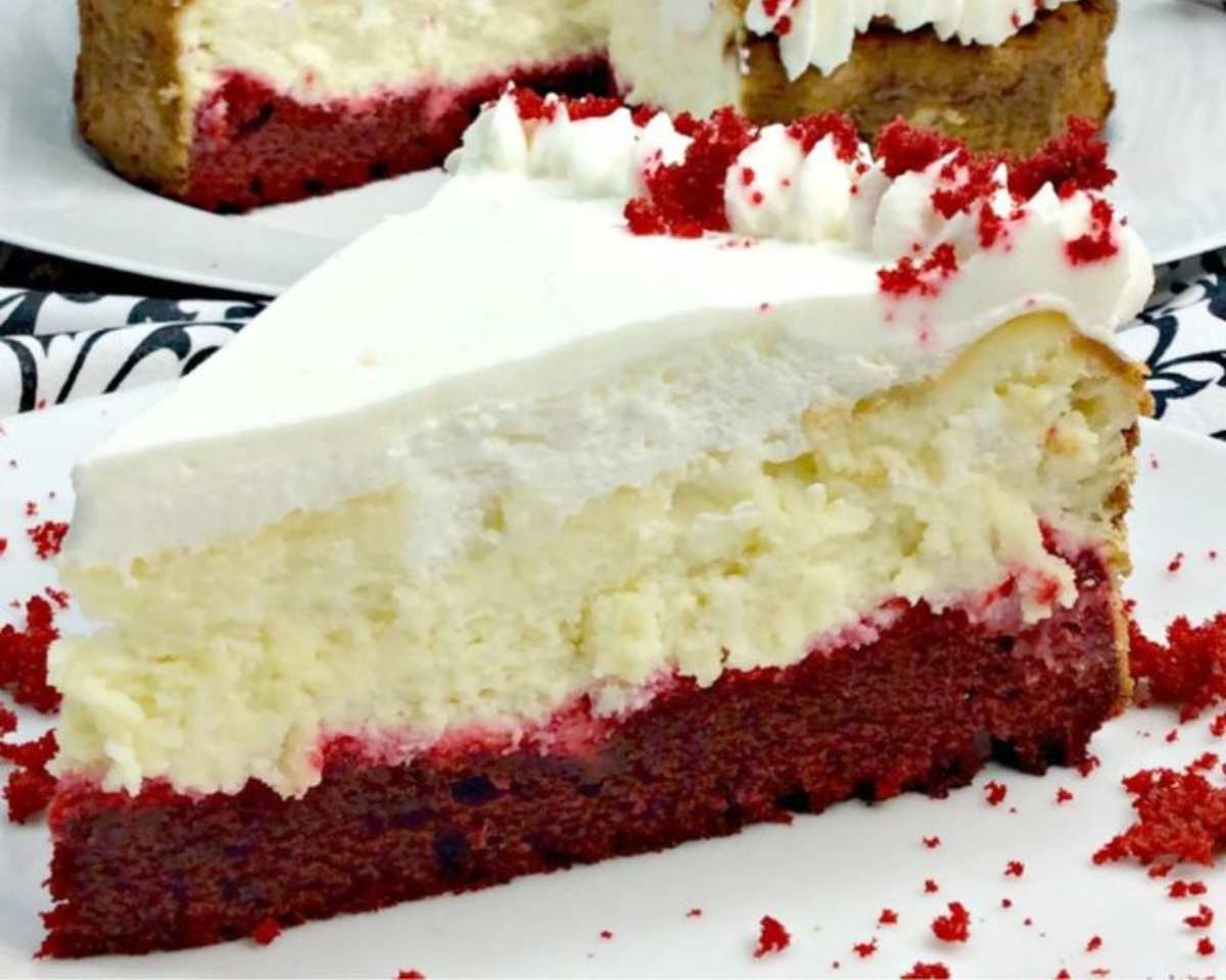 Red Velvet Cheesecake