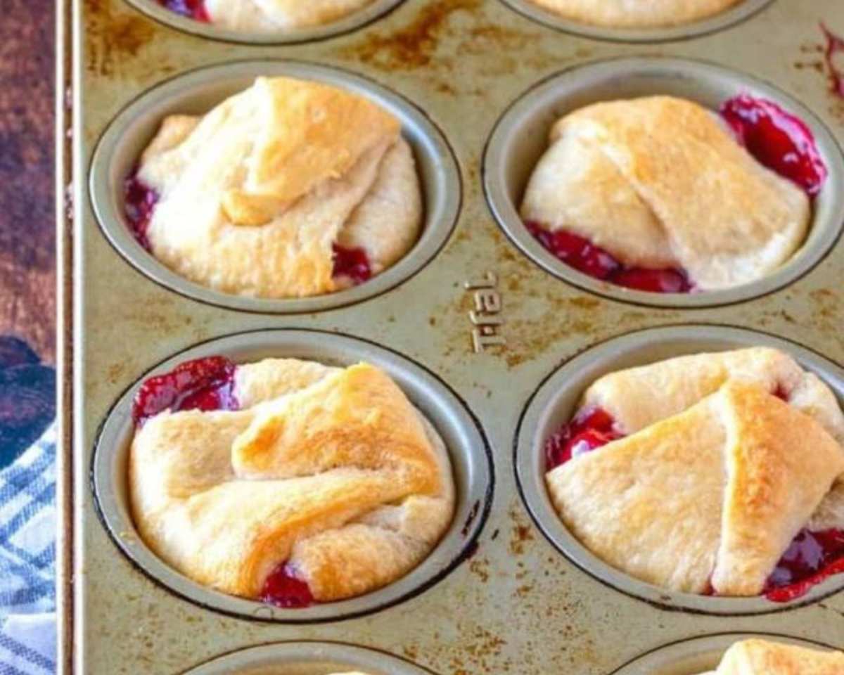 Cherry Pie Using Crescent Rolls