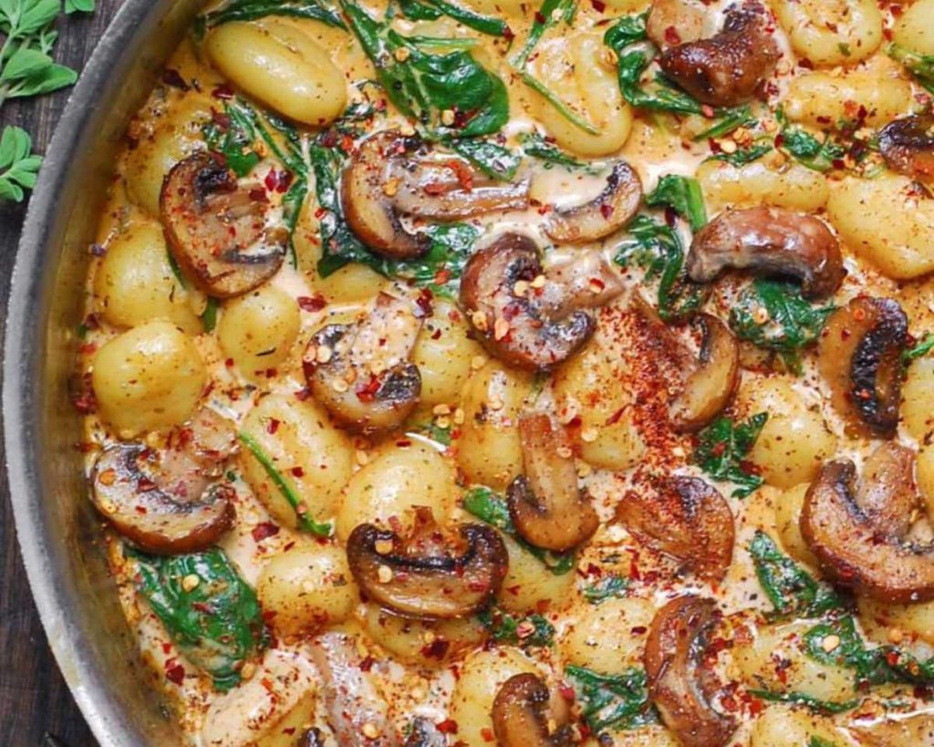 Creamy Spinach and Mushroom Gnocchi